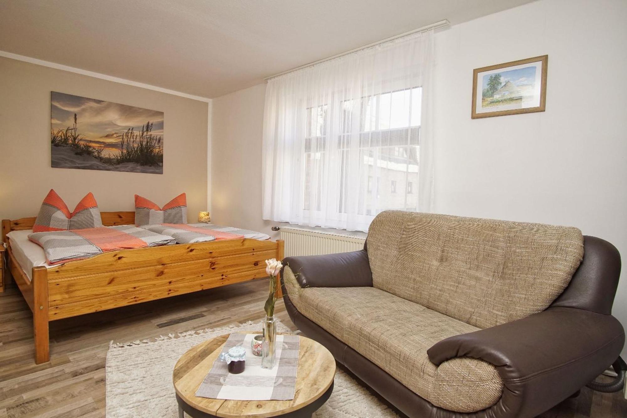 Westphal'S Ferienwohnung Groß Zicker Dış mekan fotoğraf
